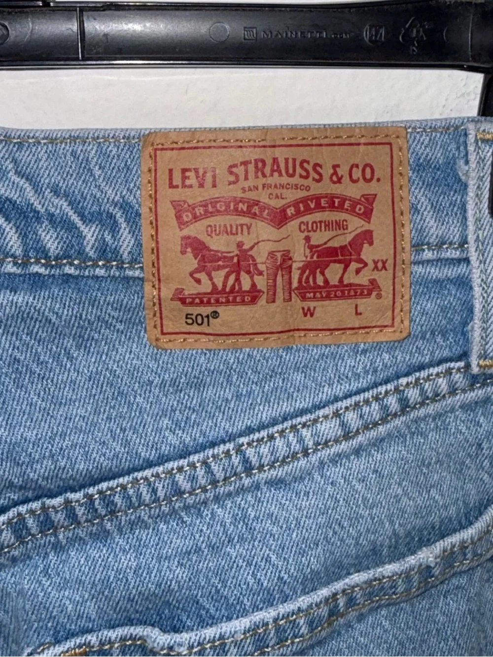 Levi’s 501 Button Fly High Rise Straight Leg Jeans Light Wash Size 24 - Picture 6 of 8
